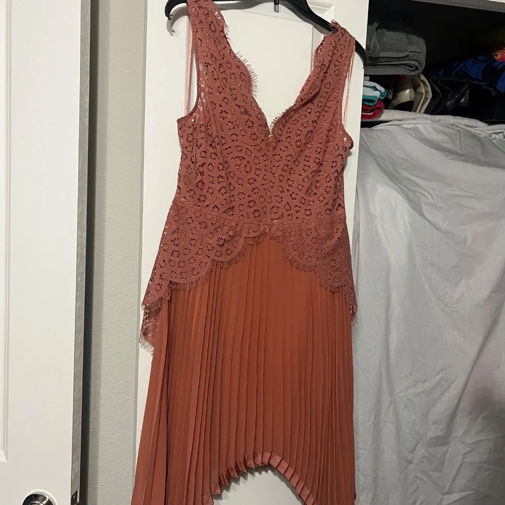 Dress - Picture 2 of 2